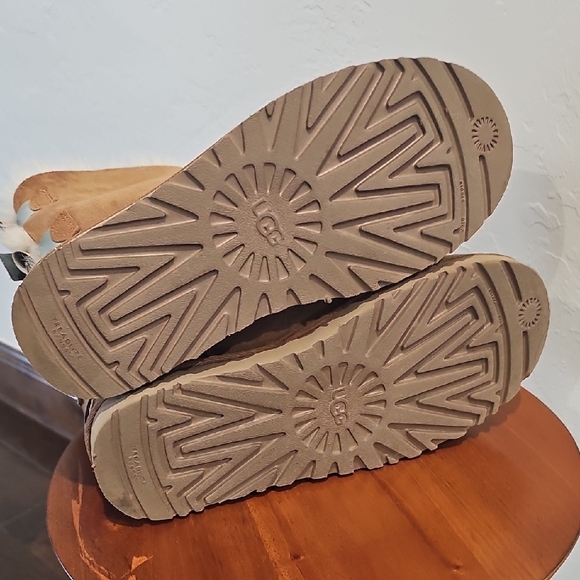 UGG Cream Shearling Boots - Picture 8 of 8